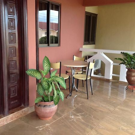 Benconi Lodge Accra Esterno foto
