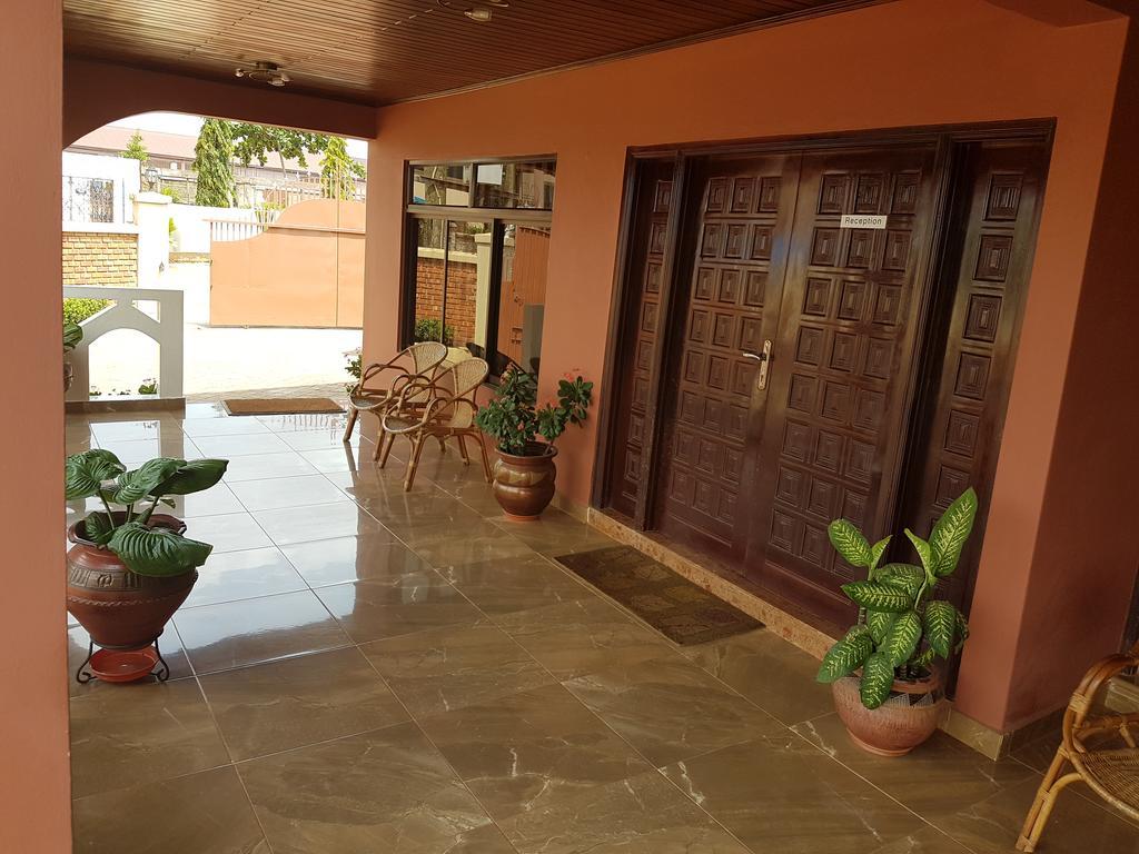 Benconi Lodge Accra Esterno foto