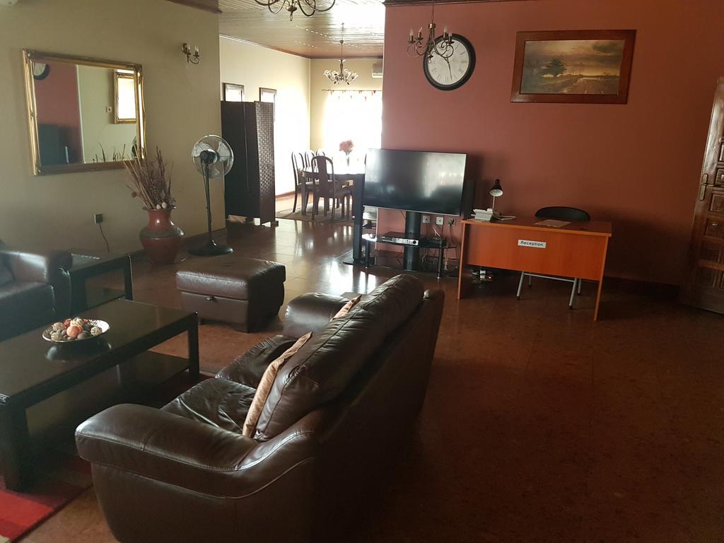 Benconi Lodge Accra Esterno foto