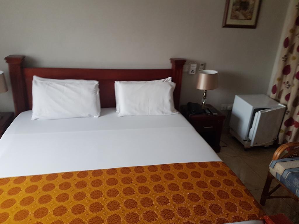 Benconi Lodge Accra Esterno foto