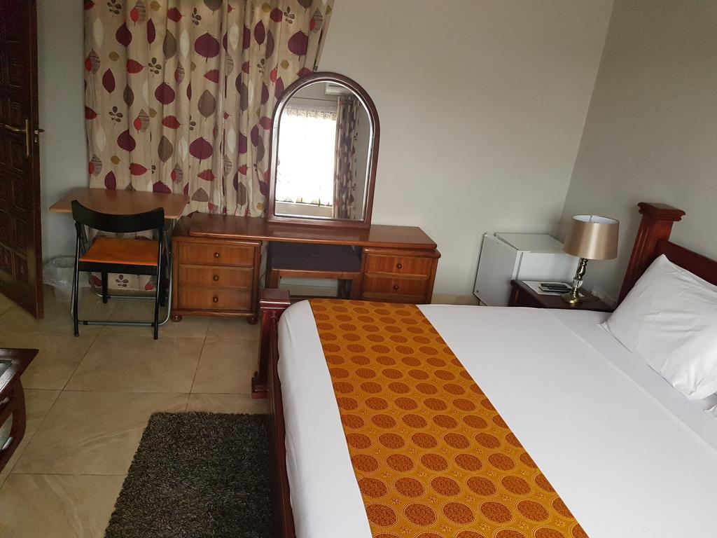 Benconi Lodge Accra Esterno foto