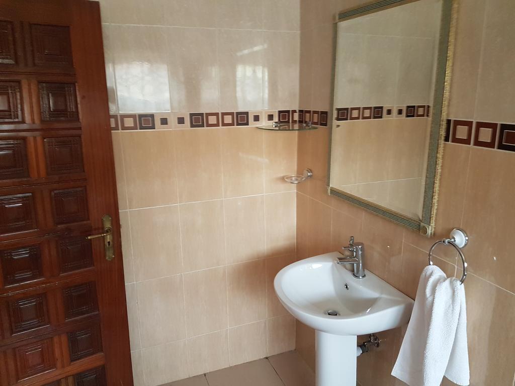 Benconi Lodge Accra Esterno foto