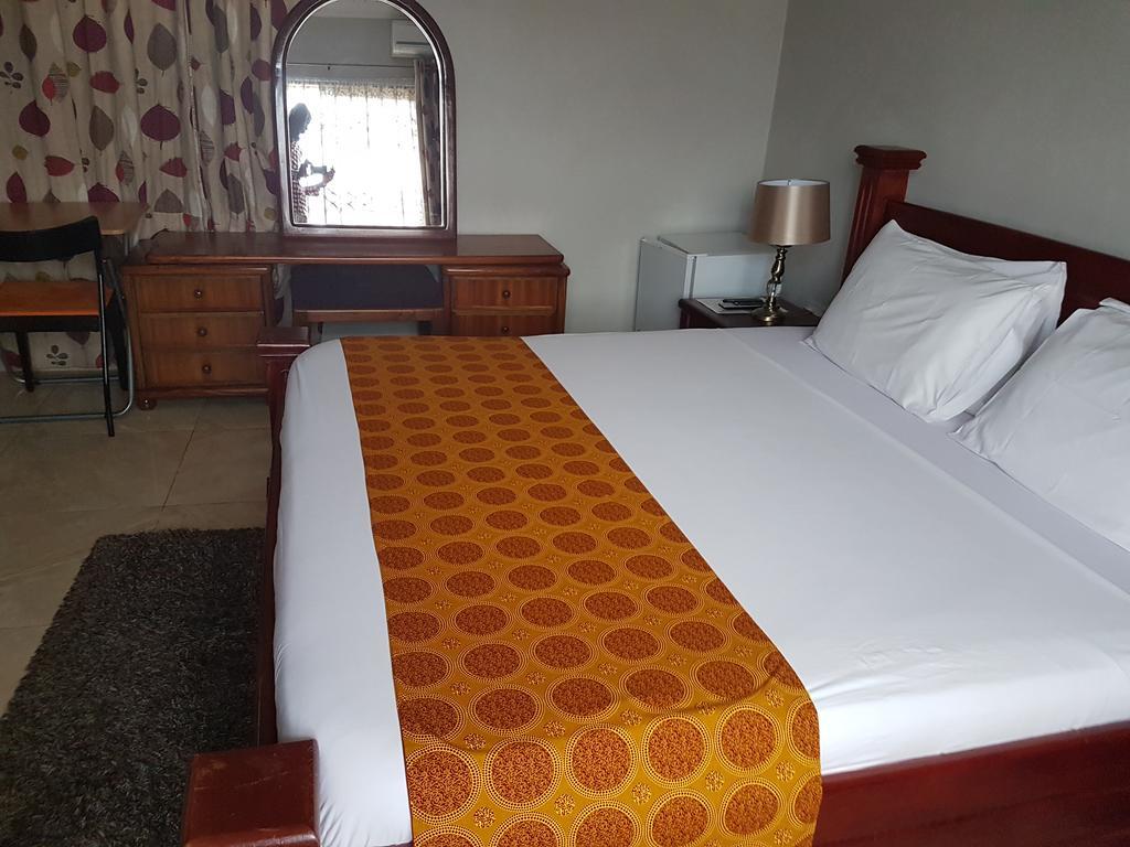 Benconi Lodge Accra Esterno foto