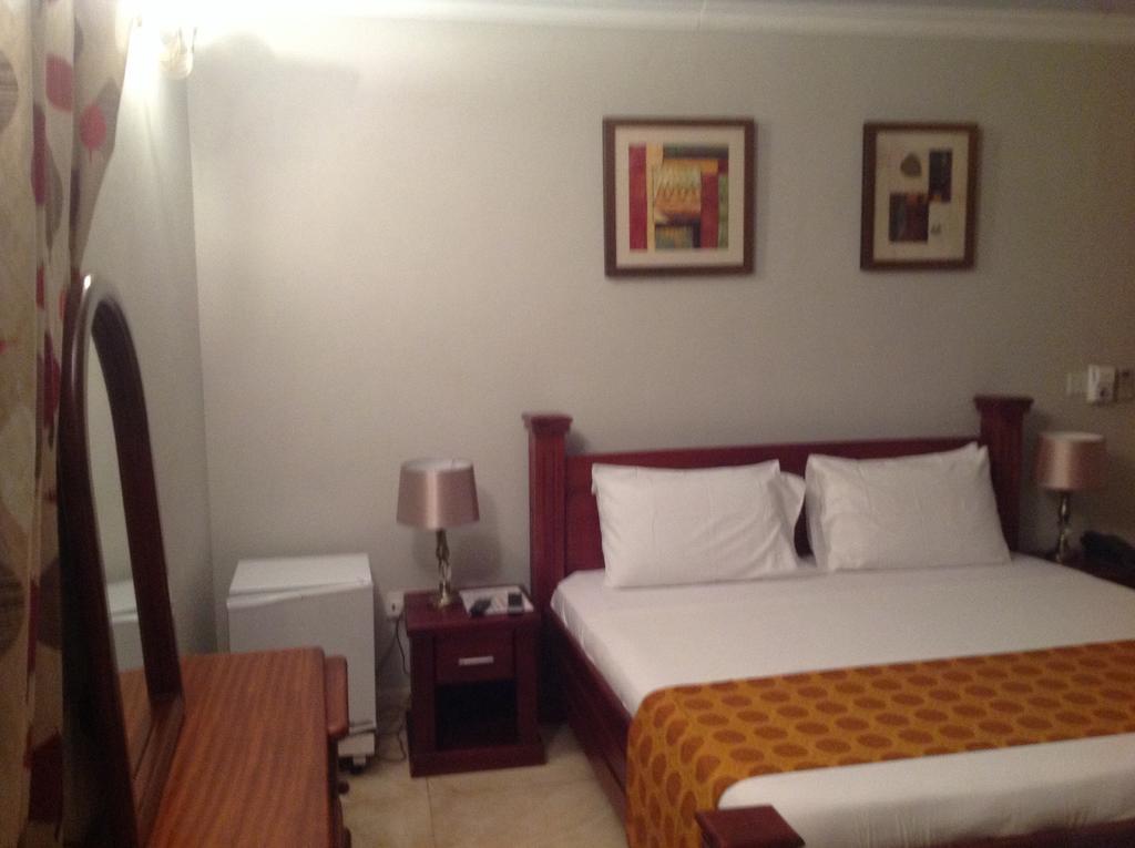 Benconi Lodge Accra Esterno foto